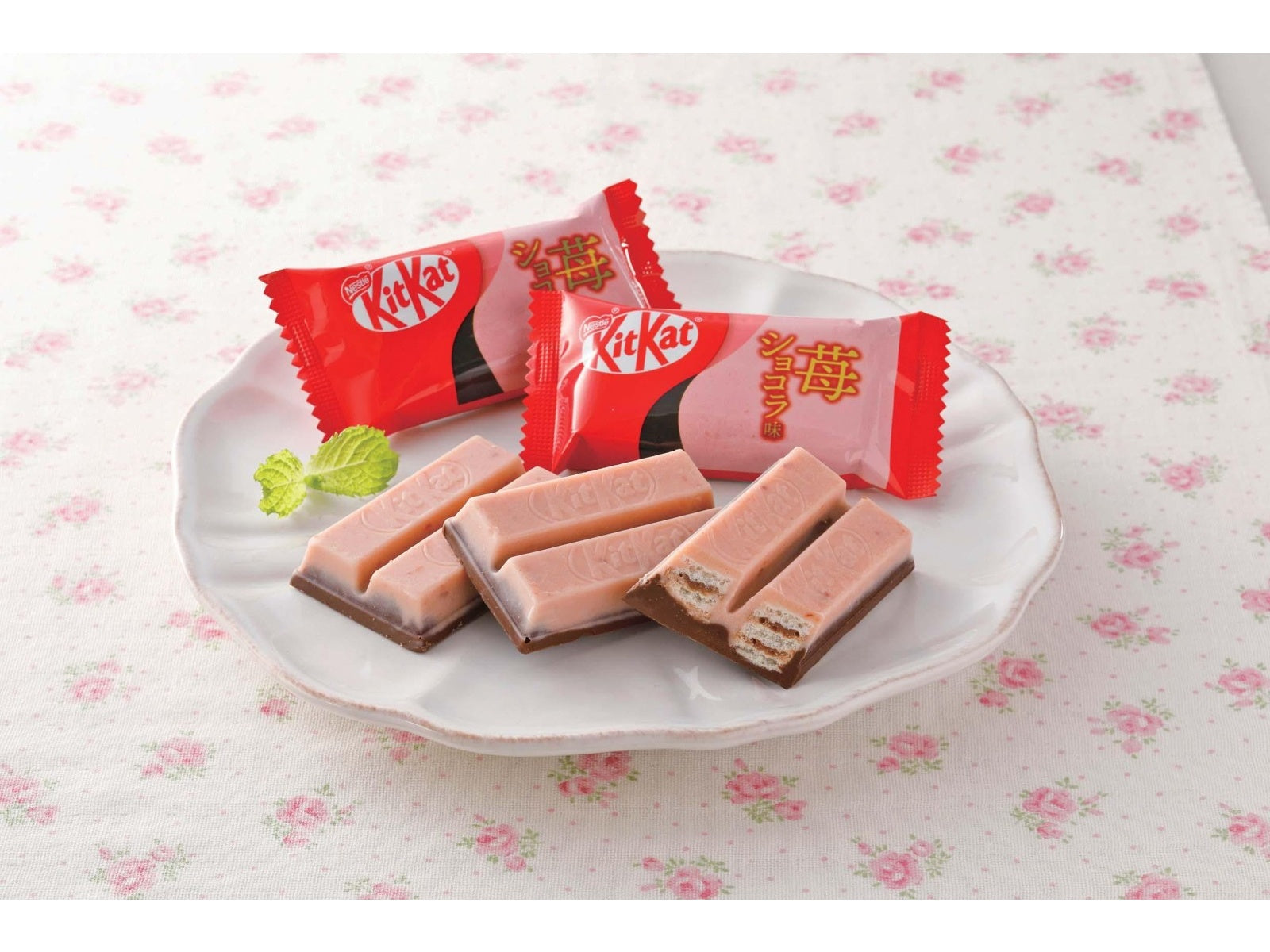 Kitkat Strawberry Chocolate (Japan)
